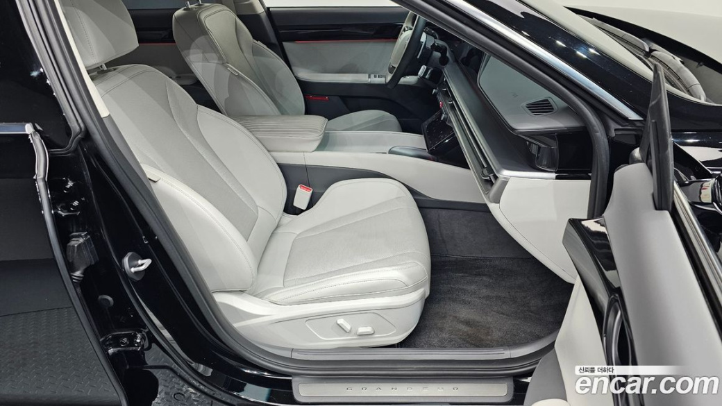 Hyundai Grandeur 2,5 Gasoline 2WD, 2025
