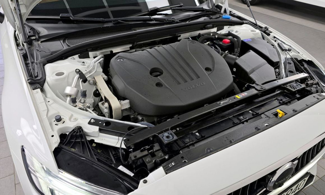 Volvo S60 B5 Ultimate Bright, 2024