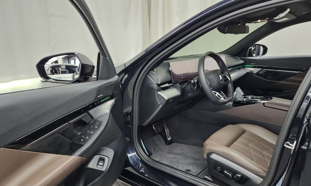 BMW 5-Series 520i M Sport, 2024