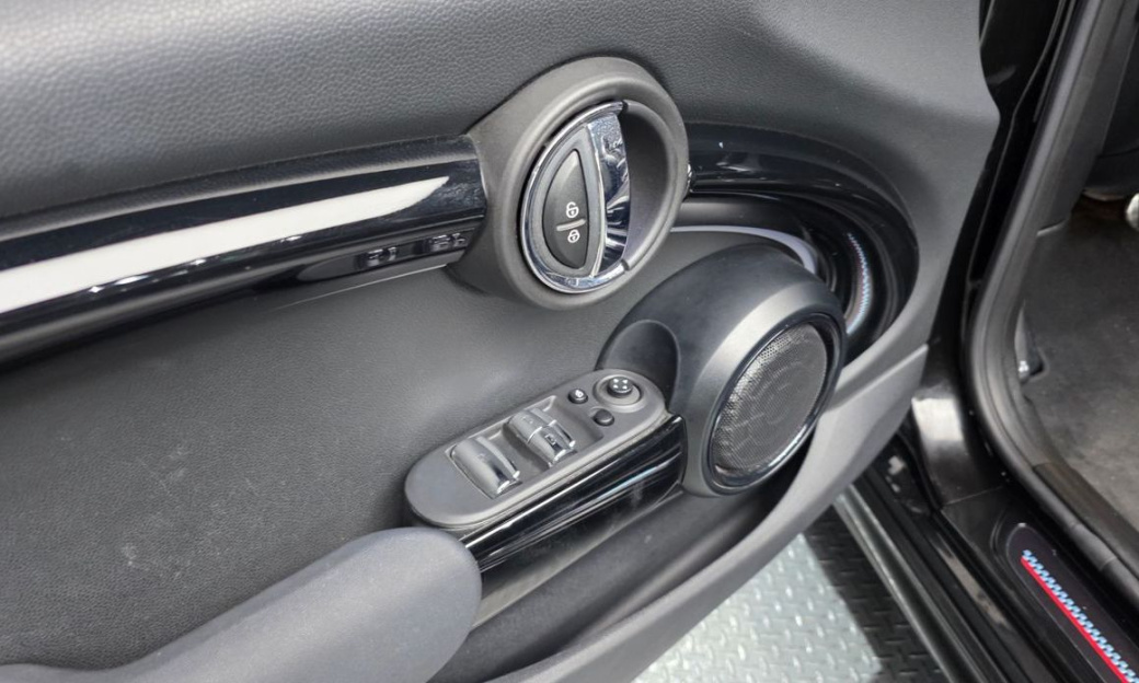 Mini Cooper Convertible JCW, 2022