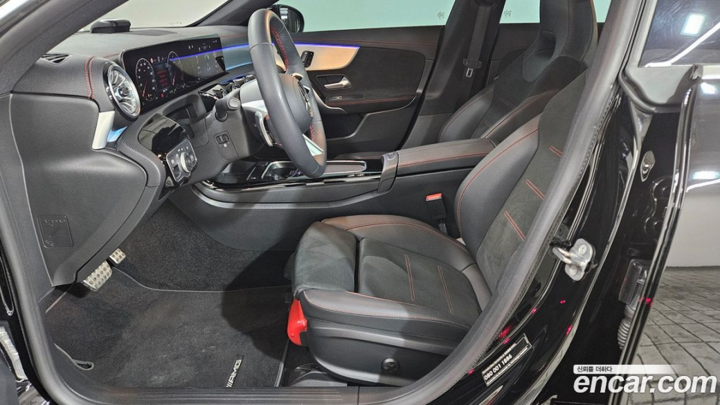 Mercedes-Benz CLA-Class CLA250 4MATIC, 2025