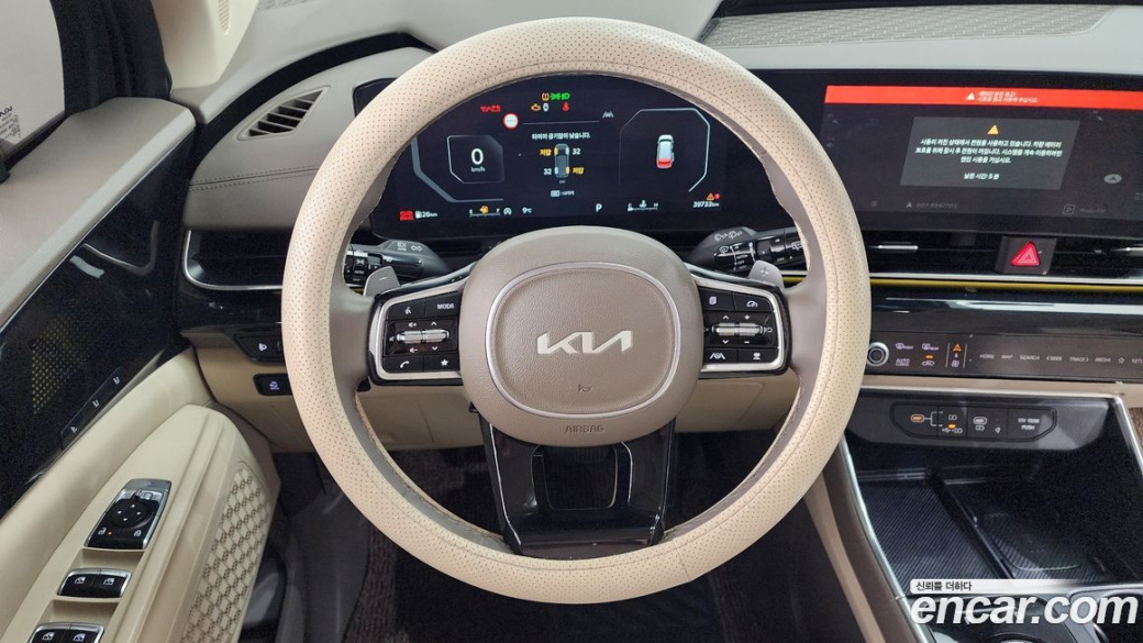 Kia Carnival 7-Seater Signature, 2024