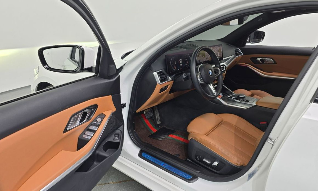 BMW 3-Series 320i M Sport, 2023