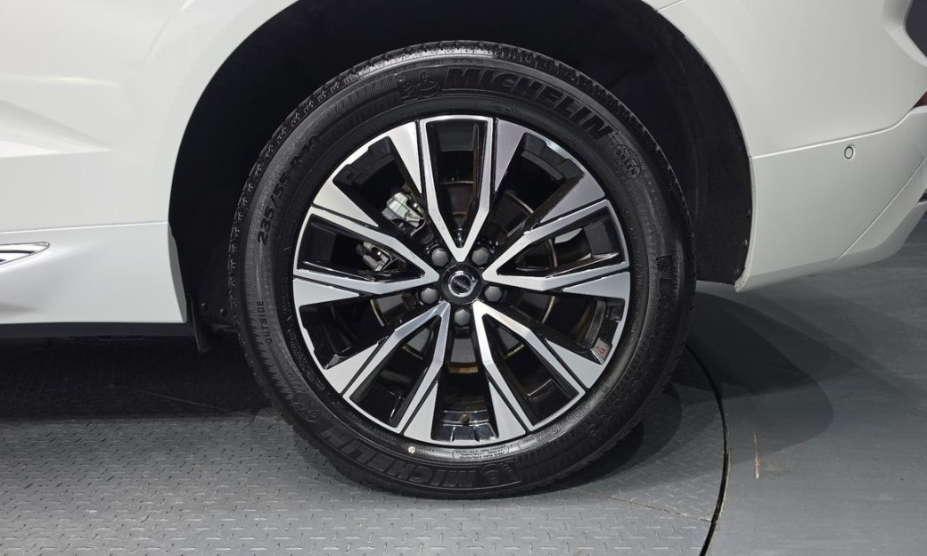 Volvo XC60 B5 Ultimate Bright, 2024