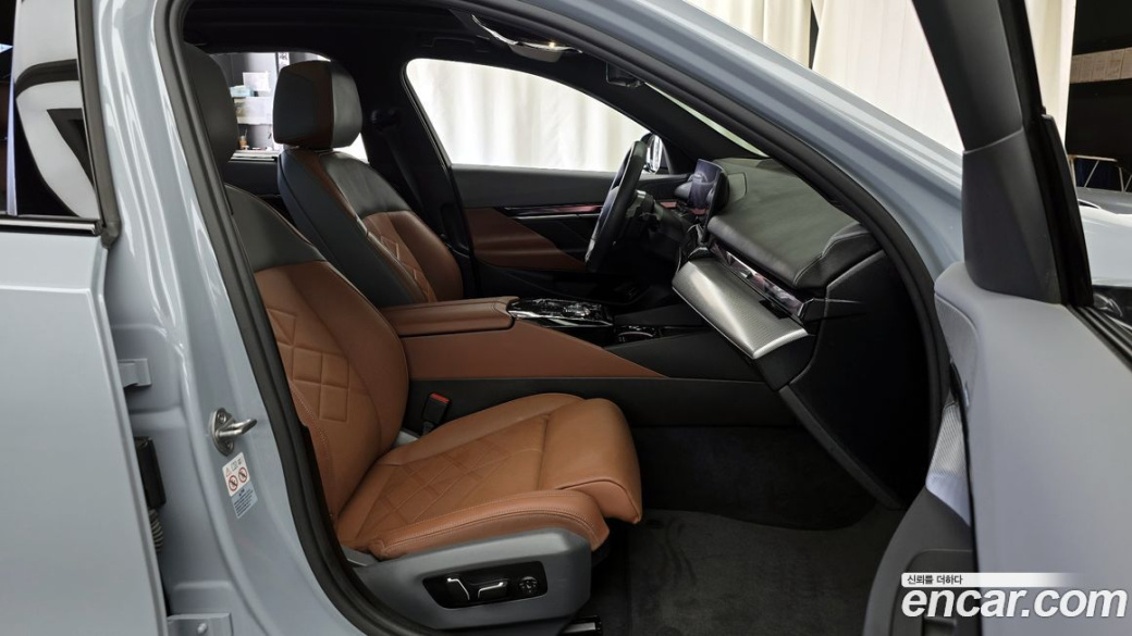 BMW 5-Series 530i xDrive M Sport, 2024