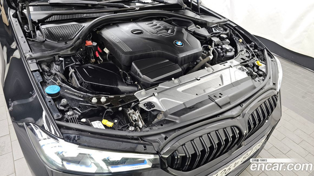 BMW 3-Series 320i M Sport, 2023