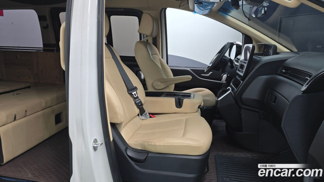 Hyundai Staria 2WD Camping Car, 2023