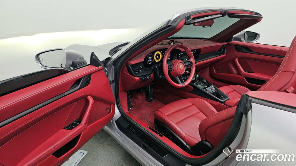 Porsche 911 Carrera 4 GTS Cabriolet, 2025