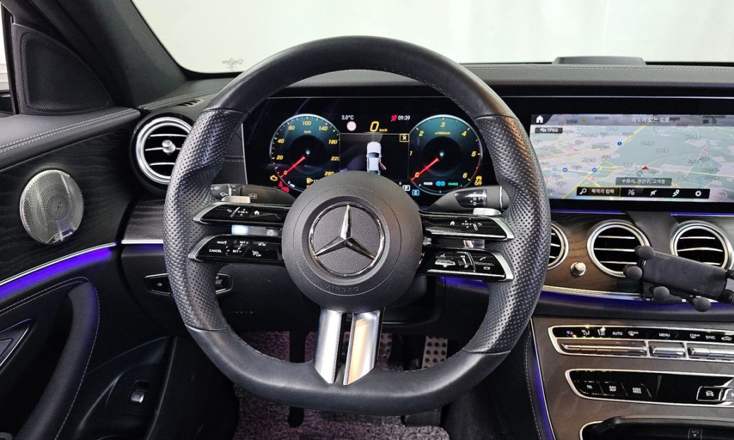 Mercedes-Benz E-Class E220d 4MATIC AMG Line, 2022