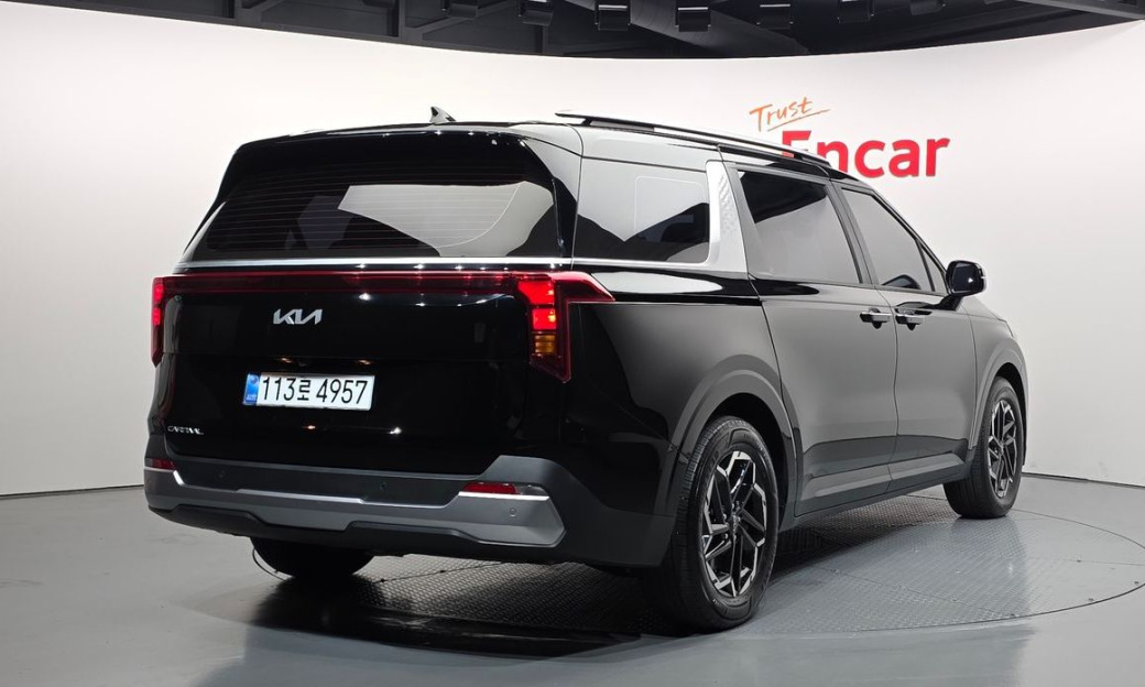 Kia Carnival 9-Seater Prestige, 2025