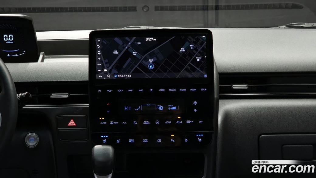 Hyundai Staria 4WD Tourer 11-Seater, 2022