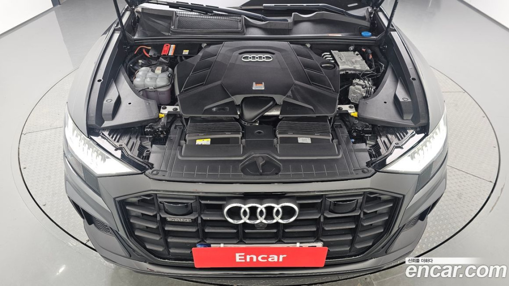 Audi Q8 55 TFSI Quattro Premium, 2023