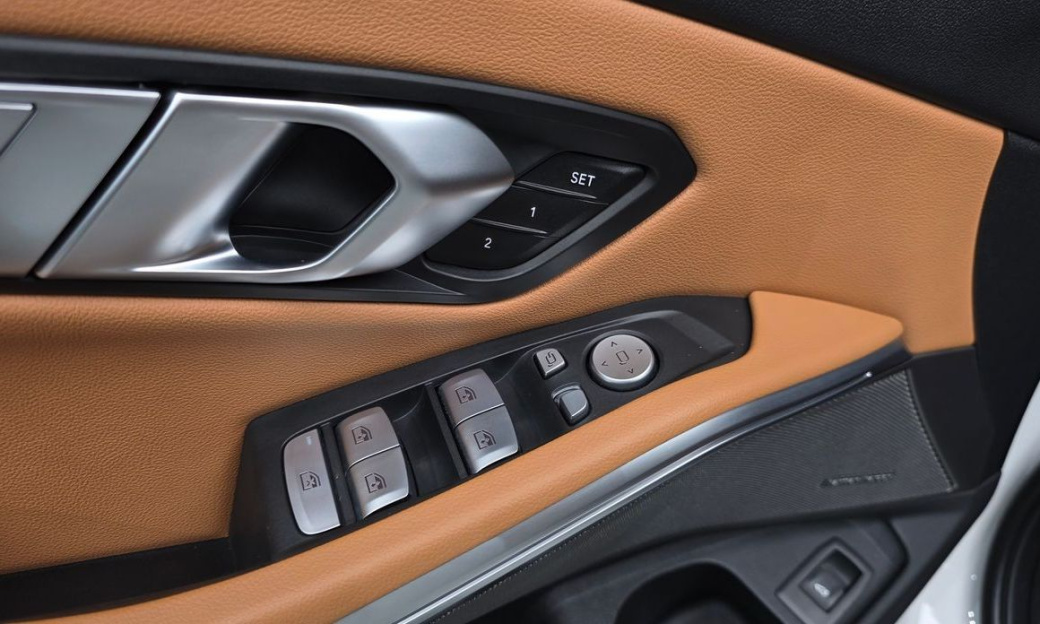 BMW 3-Series 320i M Sport, 2024