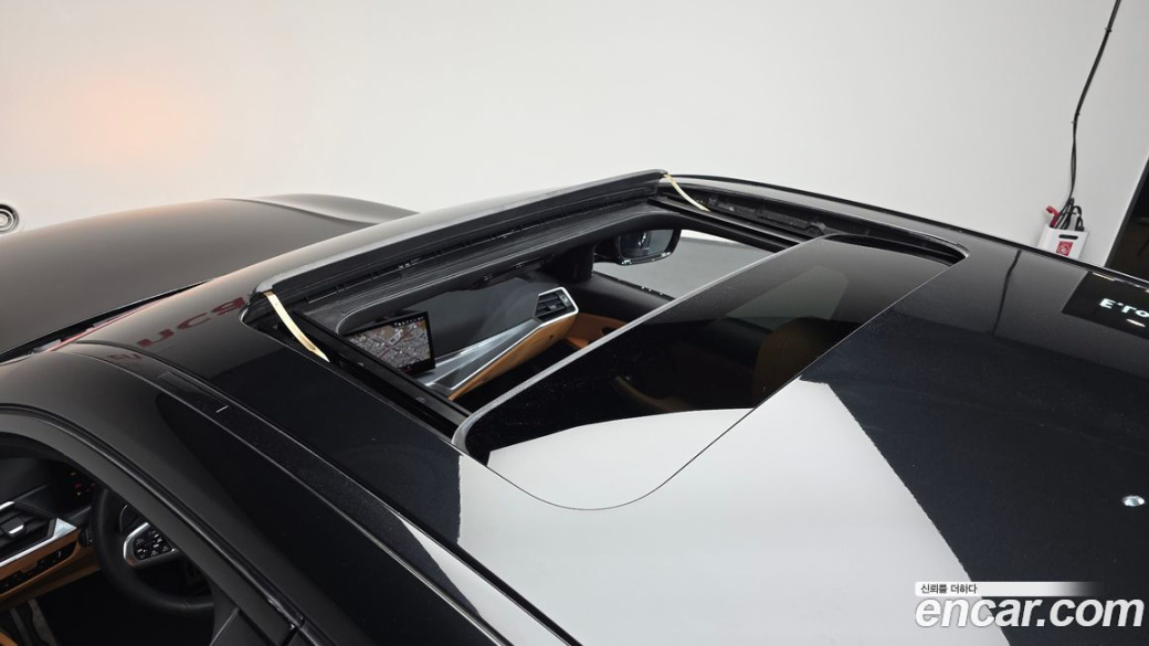 BMW 3-Series 320i M Sport, 2023
