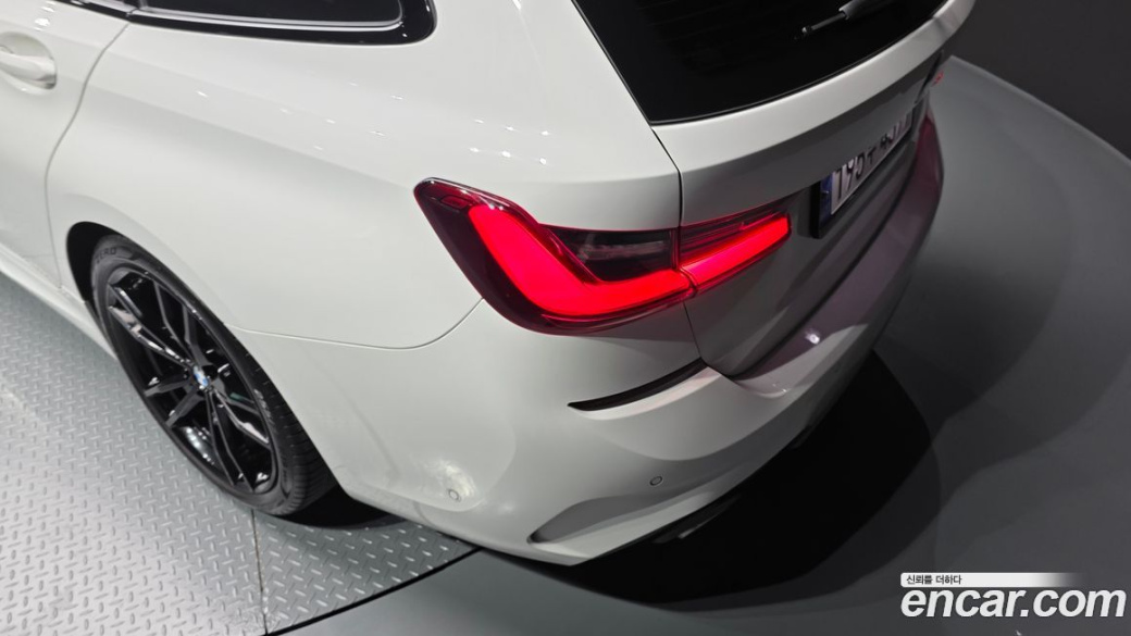 BMW 3-Series 320d Touring M Sport, 2022