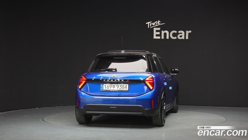 Mini Cooper 5 Door Favoured, 2025