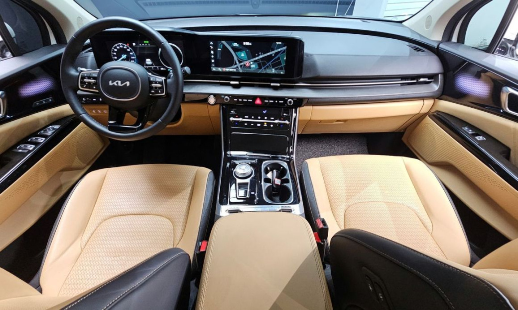 Kia Carnival 9-Seater Signature, 2023