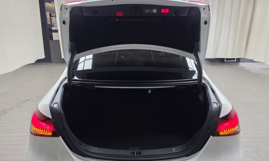 Mercedes-Benz E-Class E250 AMG Line, 2023