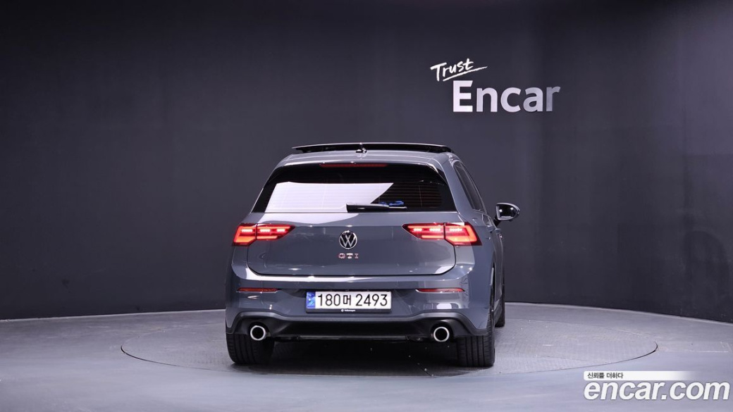Volkswagen Golf 2.0 GTI, 2024