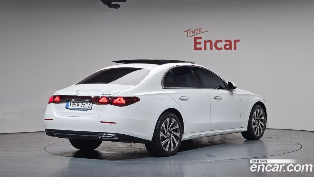 Mercedes-Benz E-Class E300 4MATIC Exclusive, 2024