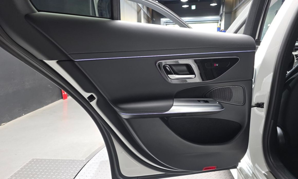 Mercedes-Benz E-Class E200 Avantgarde, 2024