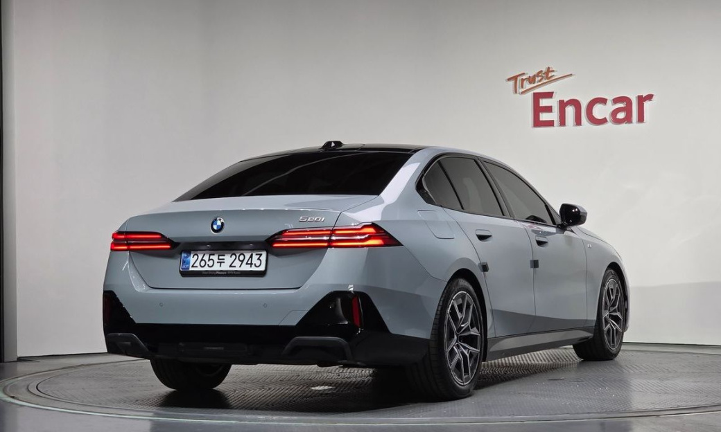 BMW 5-Series 520i M Sport, 2024
