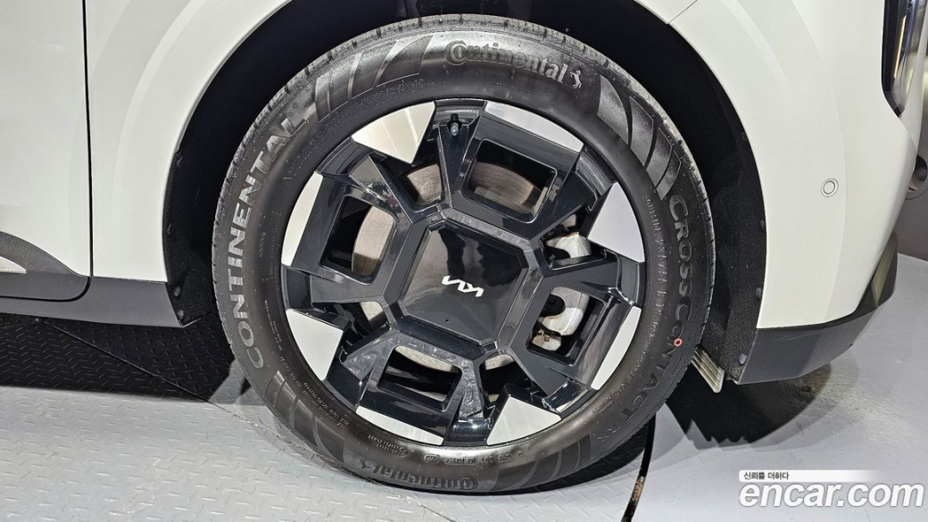 Kia Carnival 7-Seater Signature, 2024