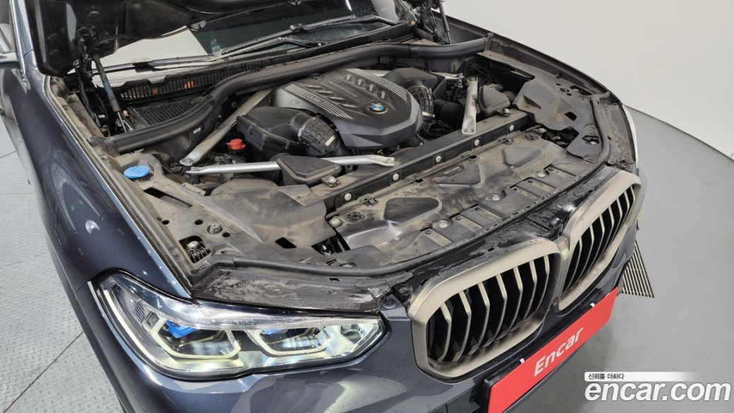 BMW X5 M50i, 2022