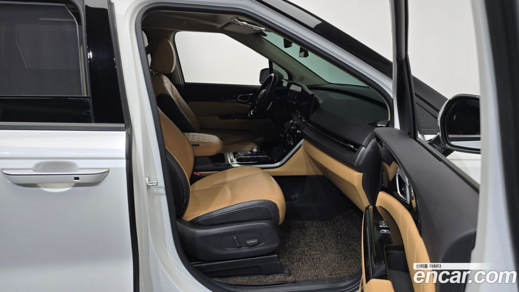 Kia Carnival 7-Seater Signature, 2022