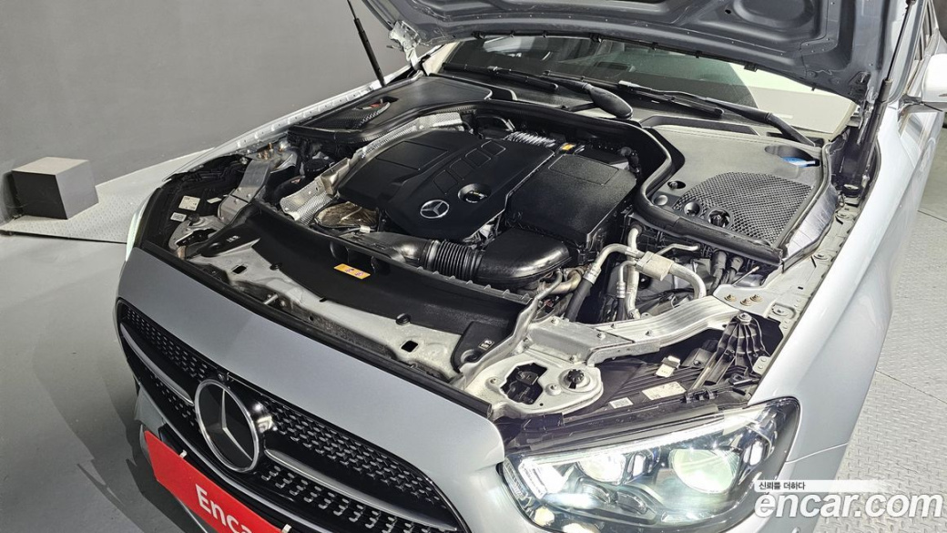 Mercedes-Benz E-Class E220d 4MATIC AMG Line, 2022