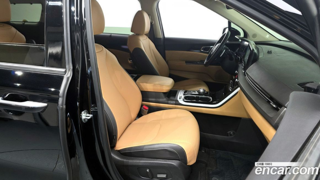 Kia Carnival 9-Seater Signature, 2023