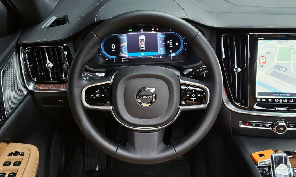 Volvo V60 B5 Ultra AWD, 2025