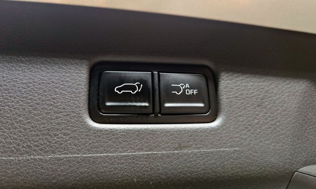 Kia Carnival 7-Seater Signature, 2024