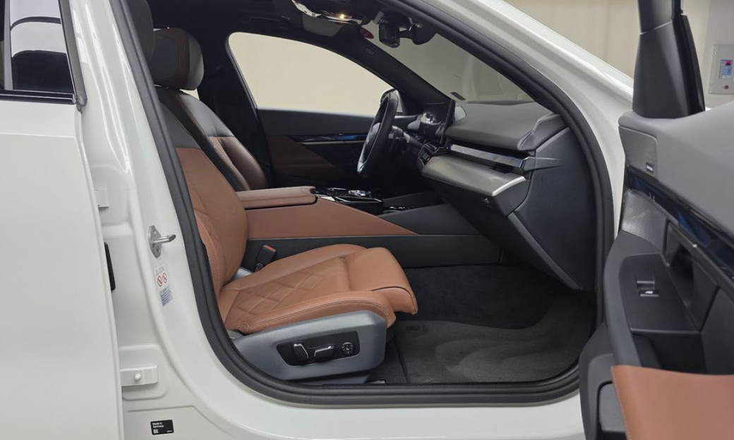 BMW 5-Series 530i xDrive M Sport, 2024