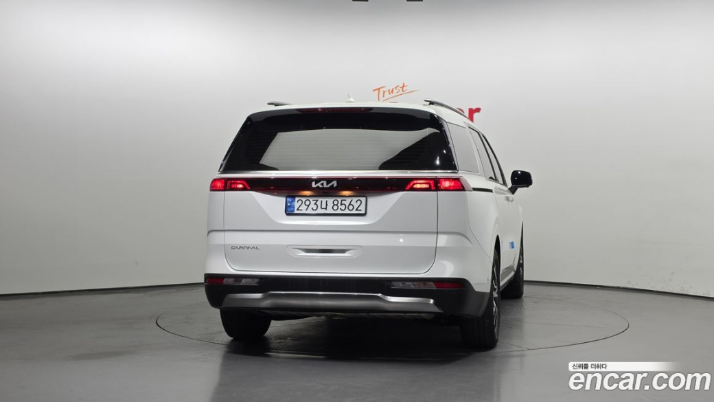 Kia Carnival 9-Seater Signature, 2023