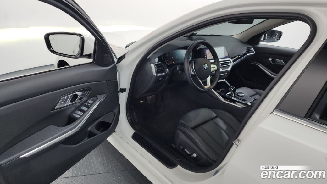 BMW 3-Series 320i, 2022