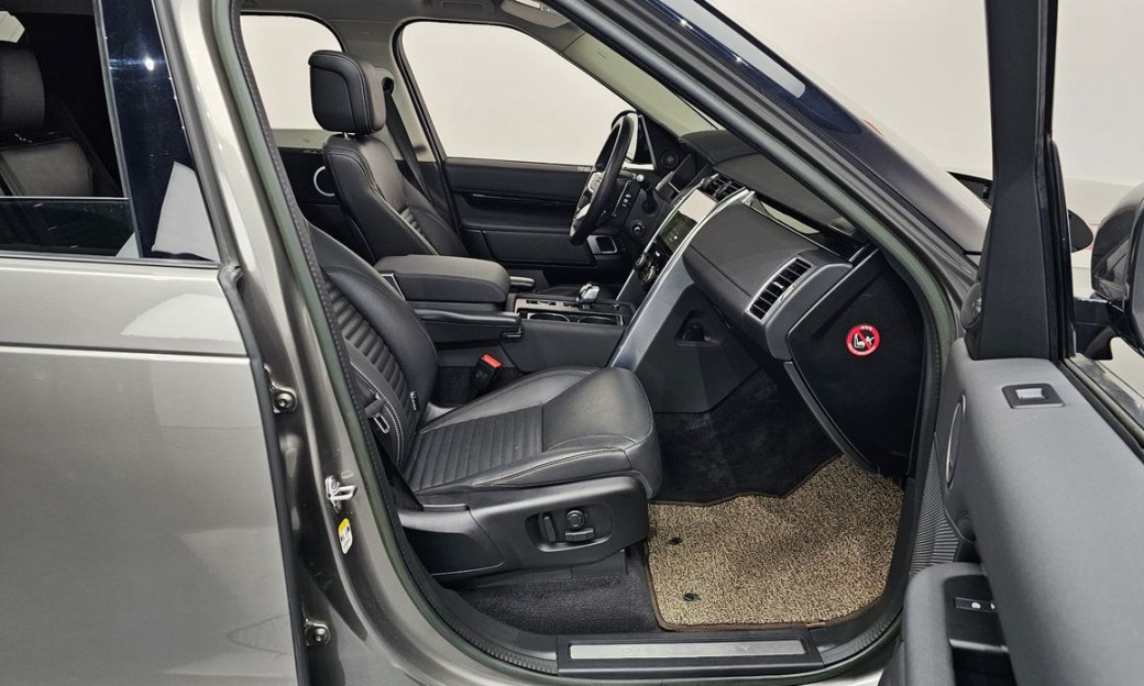 Land Rover Discovery D250 SE, 2023