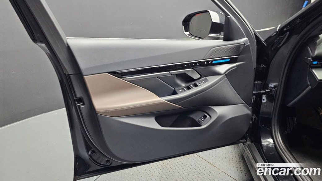 BMW 5-Series 523d, 2024