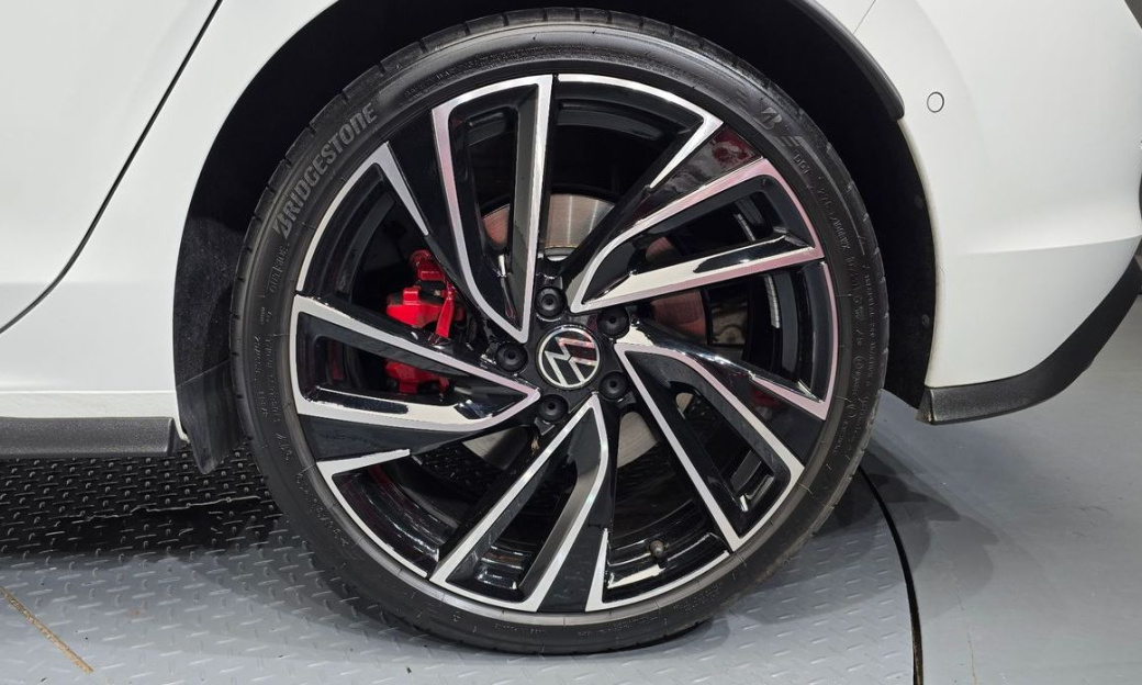 Volkswagen Golf 2.0 GTI, 2024