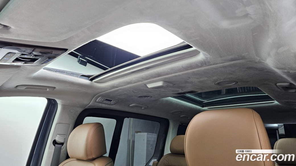Hyundai Staria Lounge 9-Seater, 2023