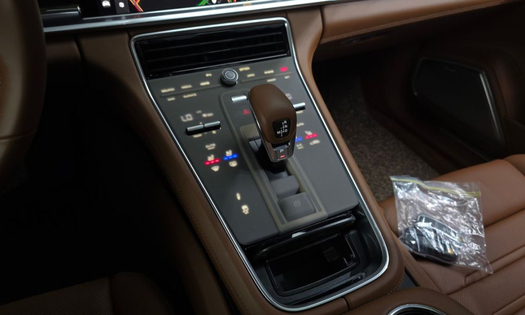 Porsche Panamera 4.0 GTS, 2024