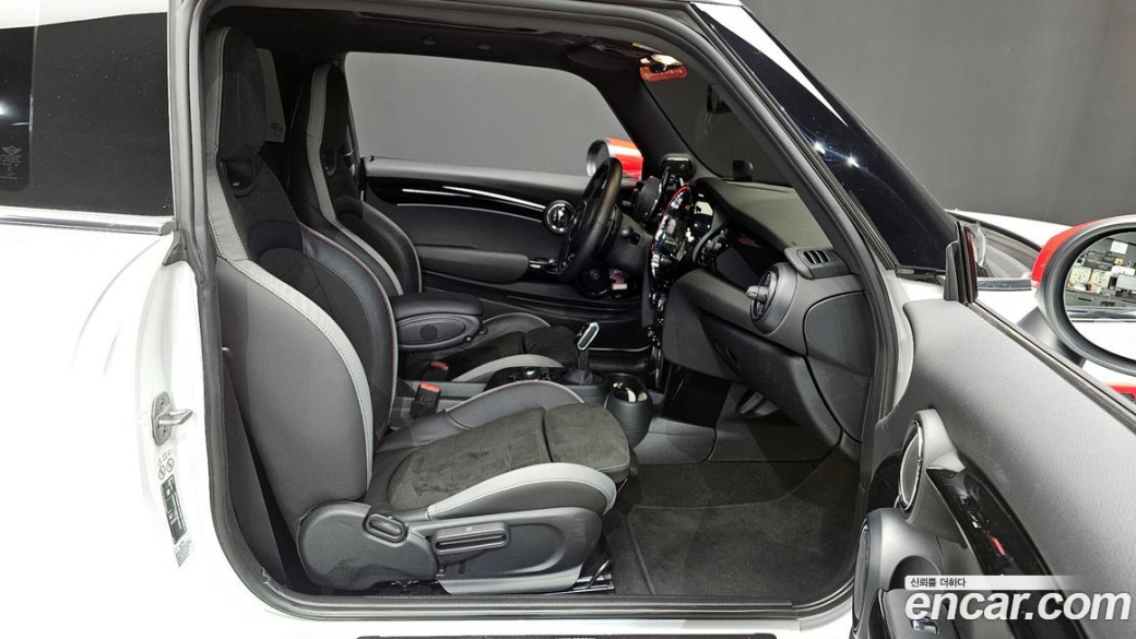 Mini Cooper JCW, 2024