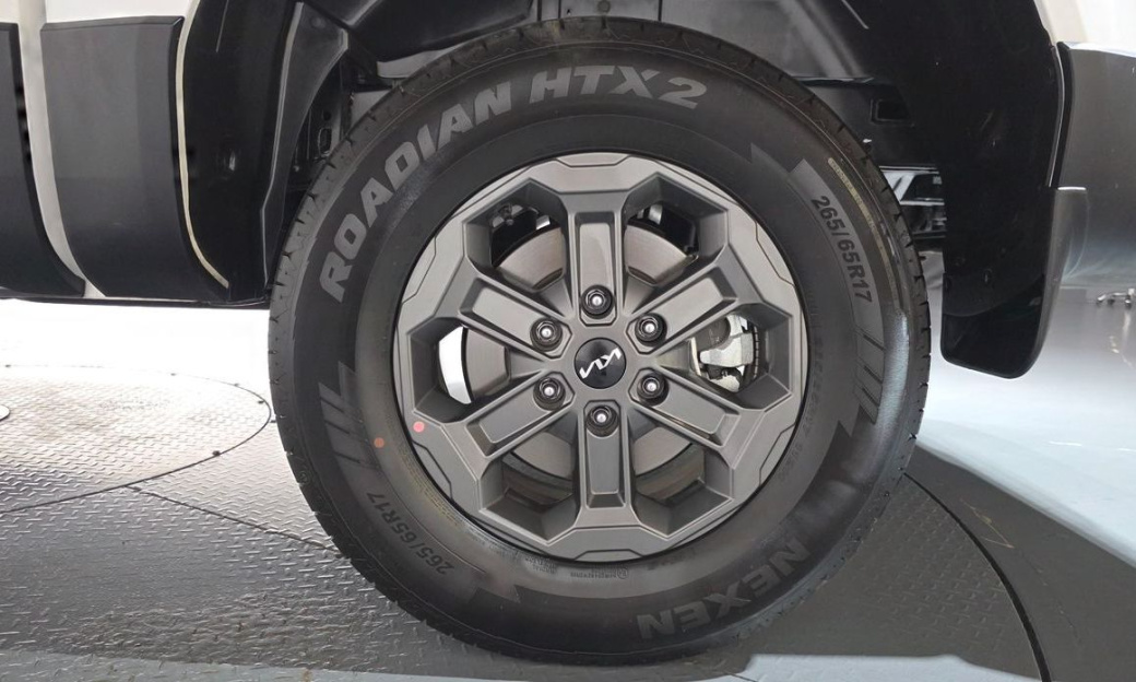 Kia Tasman 2.5T Gasoline 4WD, 2026