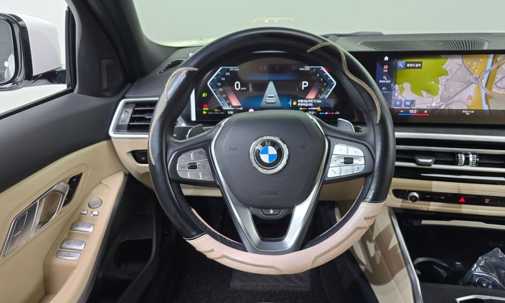 BMW 3-Series 320i, 2024