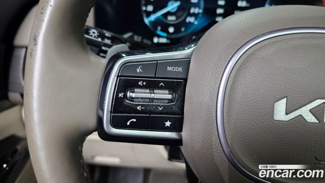 Kia Carnival 7-Seater Signature, 2023