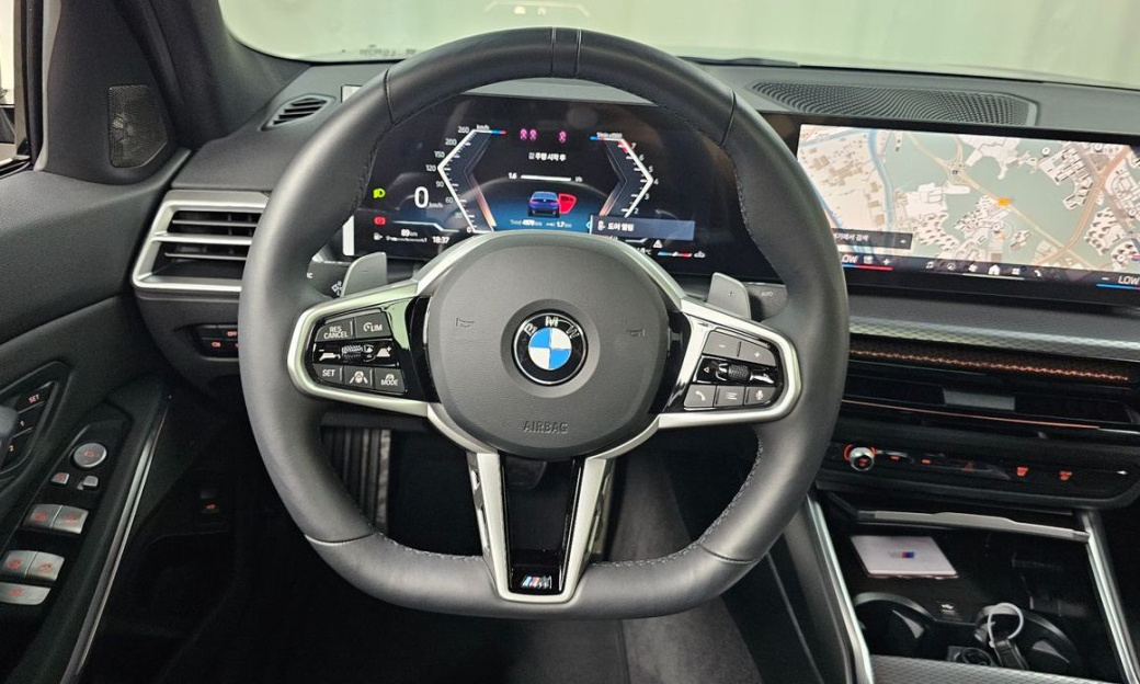 BMW 3-Series 320i M Sport, 2025