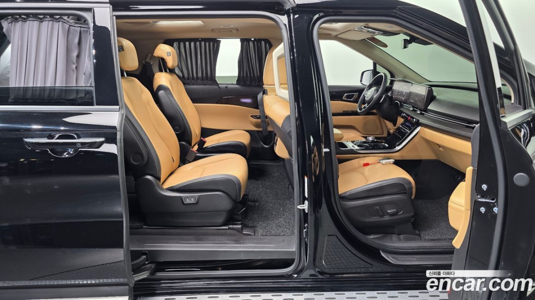 Kia Carnival 9-Seater Signature, 2023