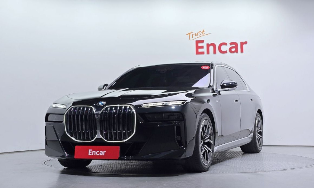 BMW 7-Series 740i xDrive M Sport, 2025