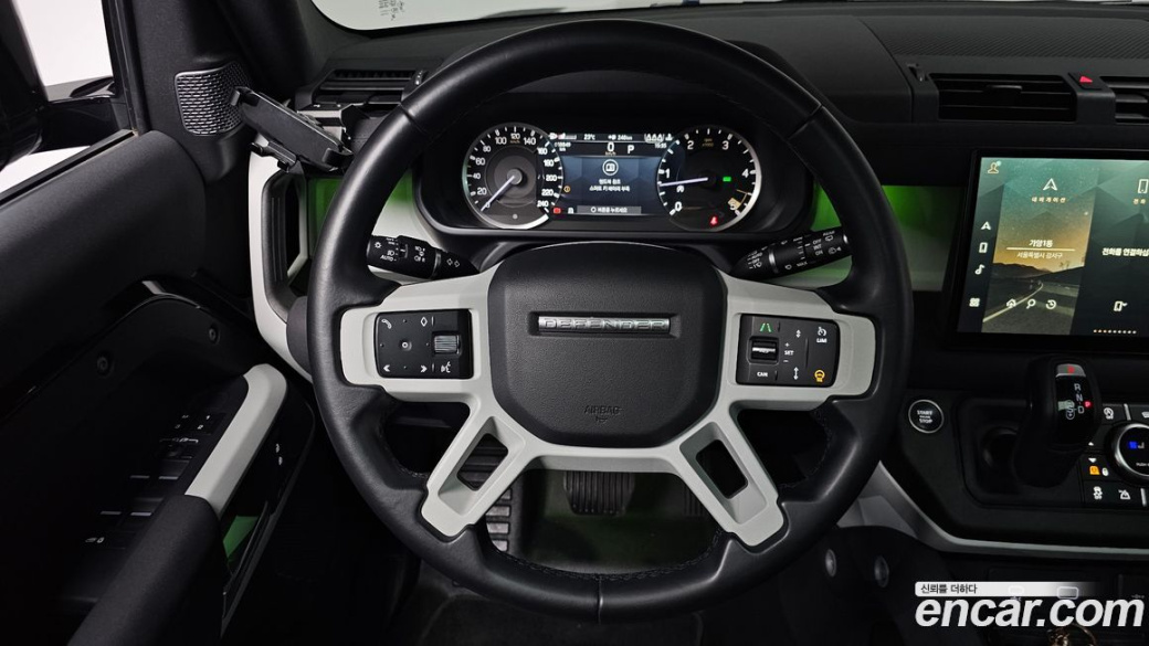 Land Rover Defender 110 D250 SE, 2023