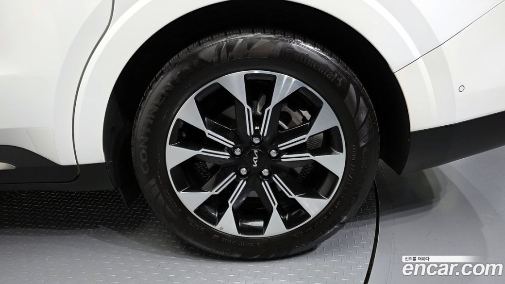 Kia Carnival 7-Seater Signature, 2023